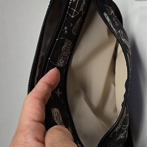 LeSportsac Travel Cosmetic Sweet Essence Black 7.5"x5.5"x3" - Picture 6 of 8